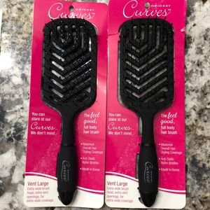 Cricket Curves extra wide brush with vents